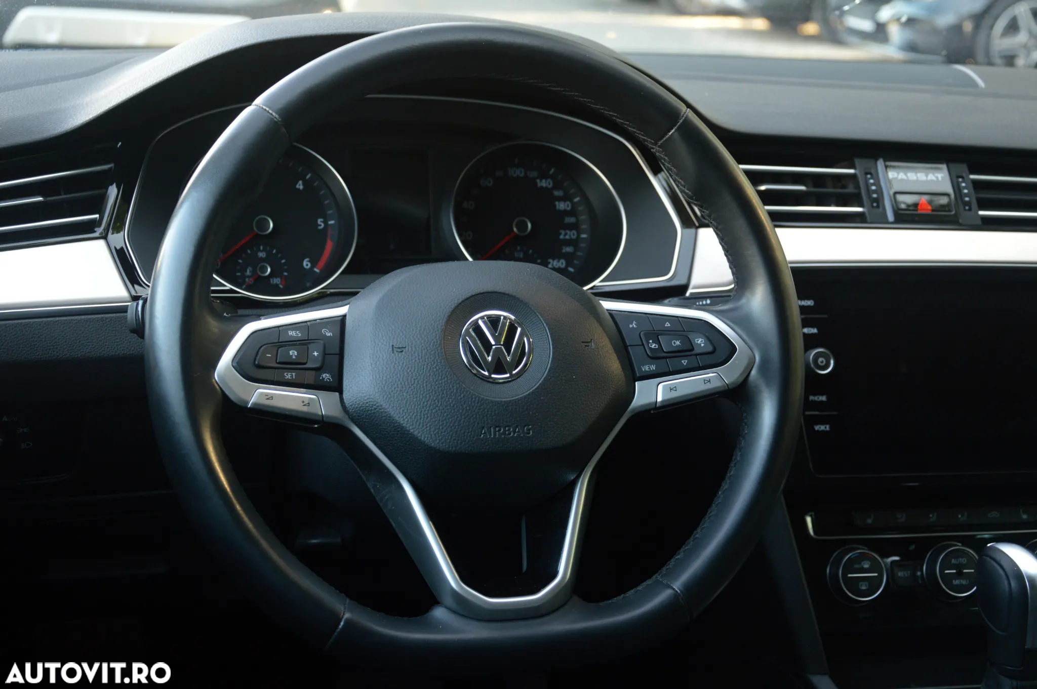 Volkswagen Passat 2.0 TDI DSG Highline - 28