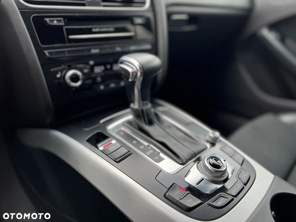 Audi A4 Avant 2.0 TDI DPF quattro S tronic S line Sportpaket - 25