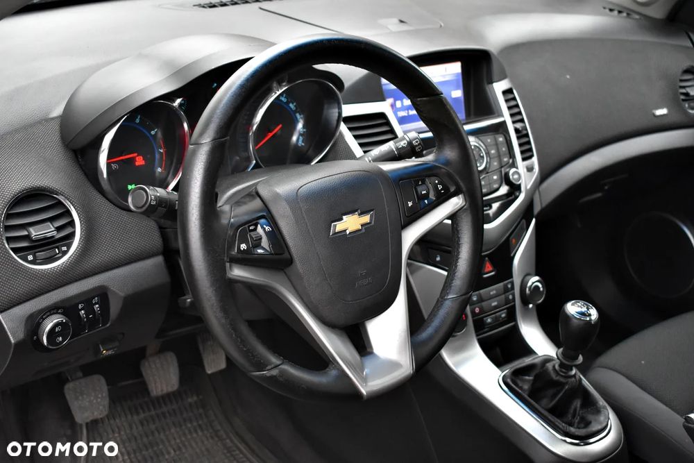 Chevrolet Cruze 1.8 LT+ - 22