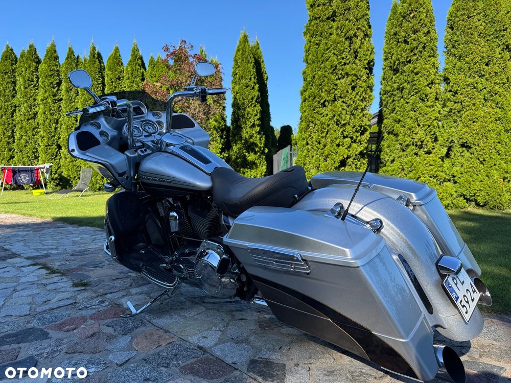 Harley-Davidson Touring Road Glide - 21