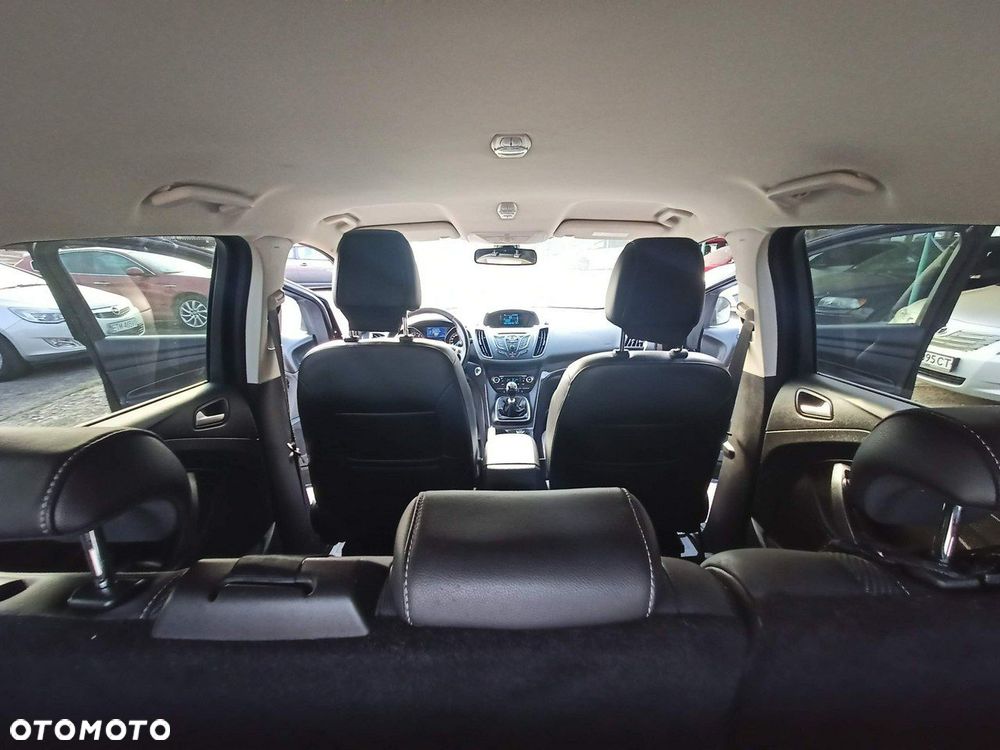 Ford Kuga 1.6 EcoBoost 2x4 Titanium - 28