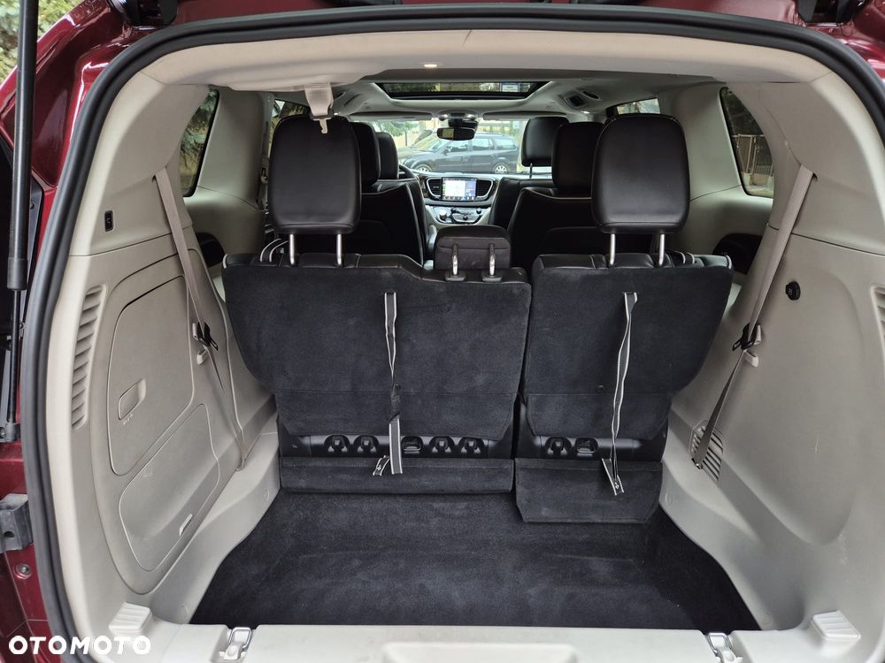 Chrysler Pacifica - 13