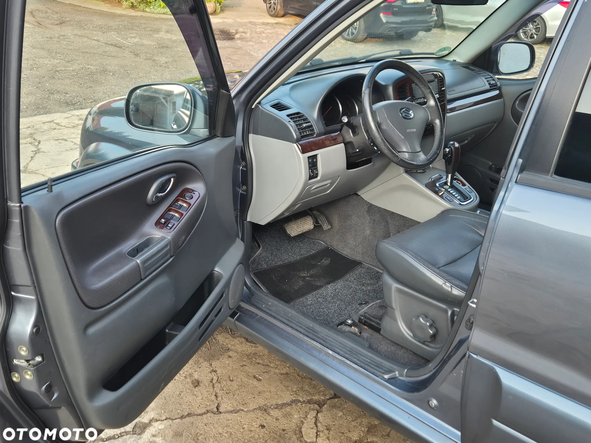 Suzuki Grand Vitara 2.5 V6 Comfort - 12