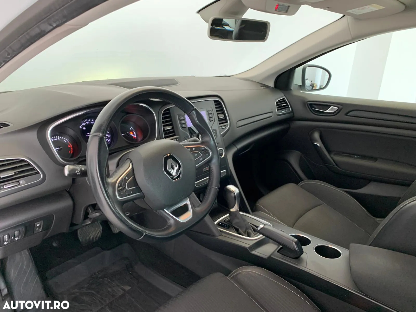 Renault Megane TCe EDC Zen - 12