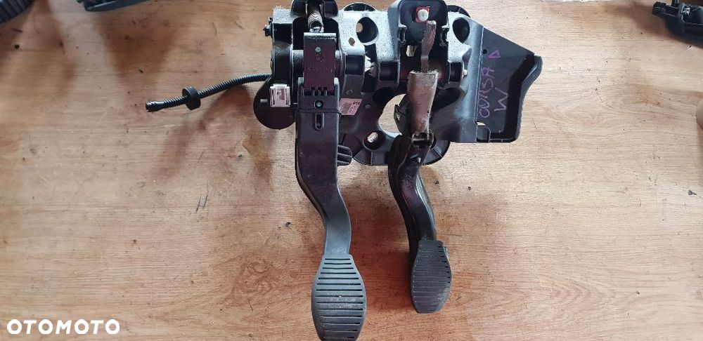 OPEL CORSA D PEDAŁY KOMPLET 55703354 - 1