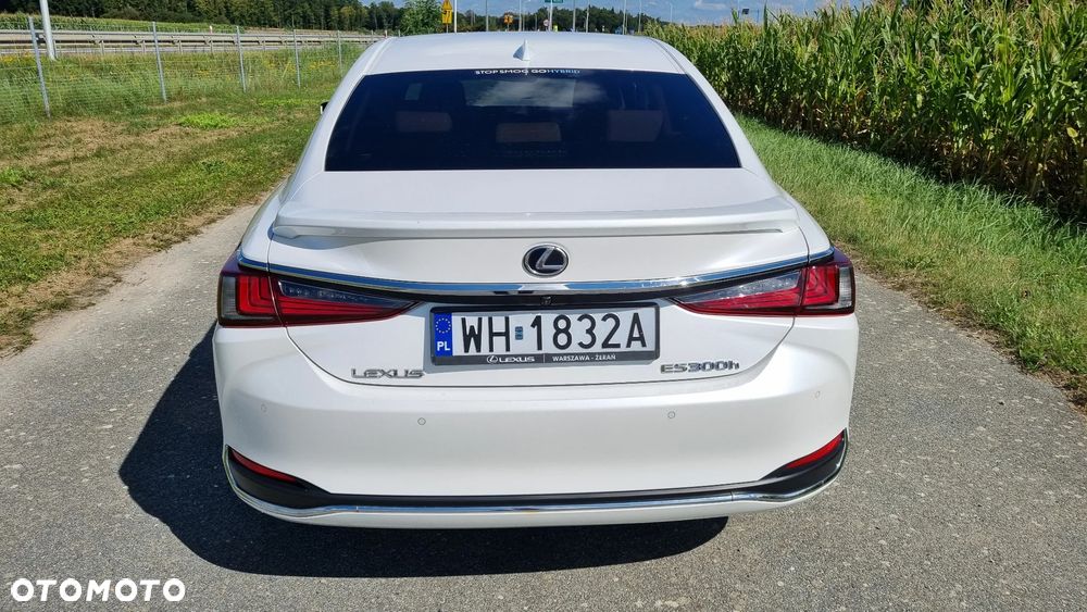 Lexus ES 300h Prestige - 4