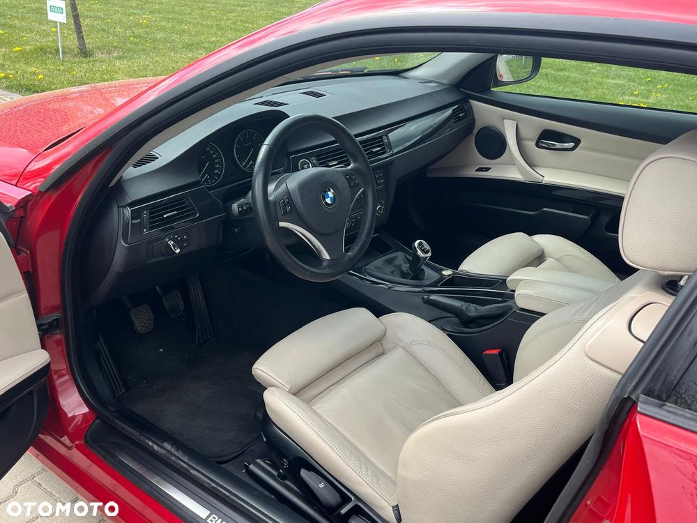 BMW Seria 3 318i Edition Exclusive - 8