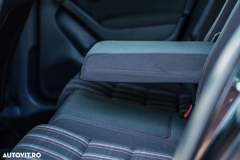 Volkswagen Golf 2.0 GTI - 17