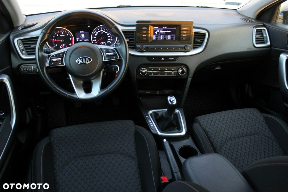 Kia Ceed 1.6 CRDi mHEV M - 11