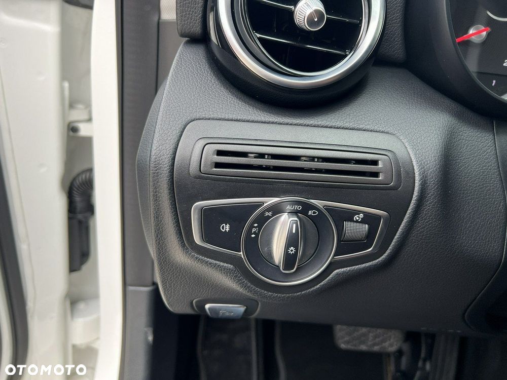 Mercedes-Benz Klasa C 220 d 9G-TRONIC - 25