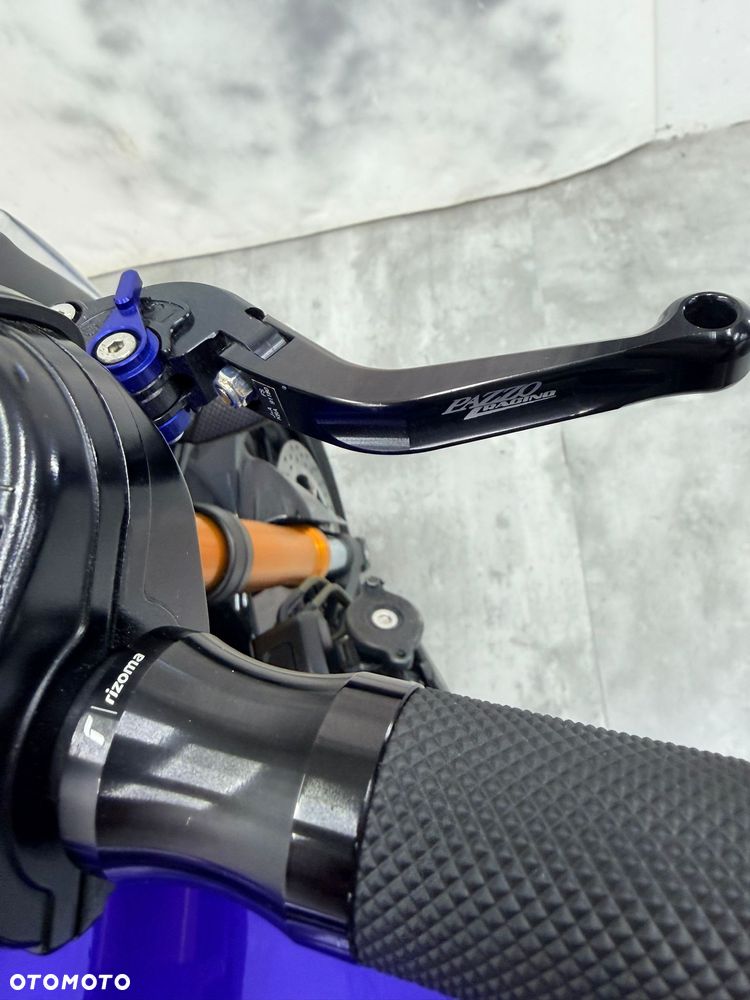 Yamaha FZ8 - 8