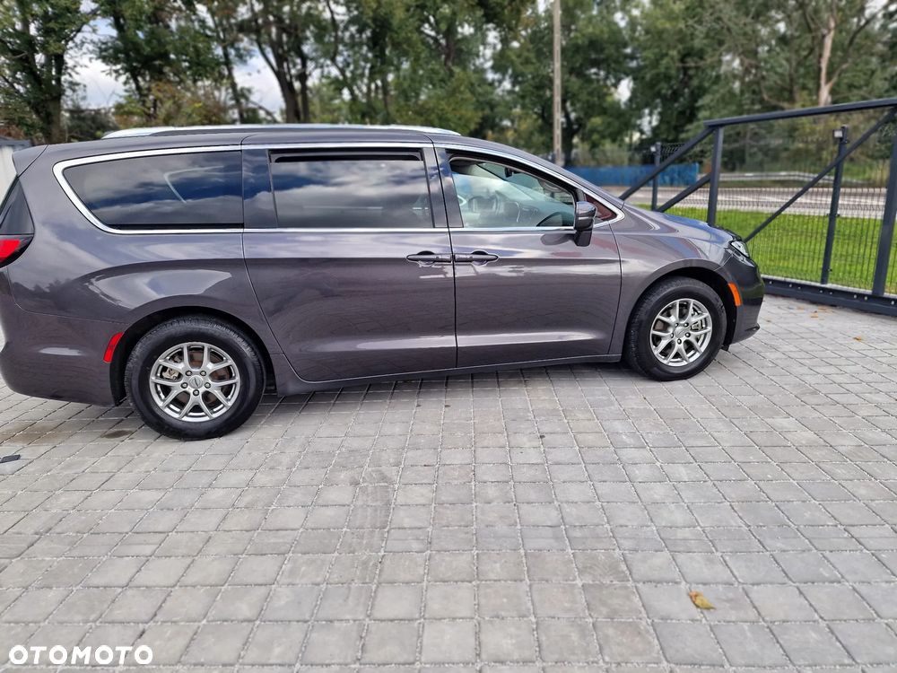 Chrysler Pacifica - 4