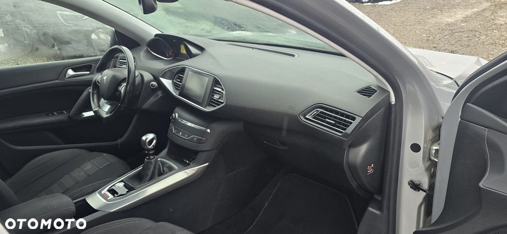 Peugeot 308 BlueHDi FAP 120 Stop & Start Allure - 22