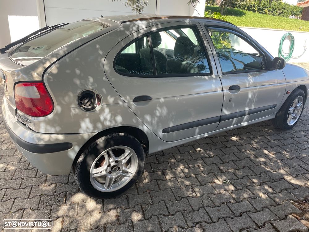 Renault Mégane 1.9 dTi Air - 3