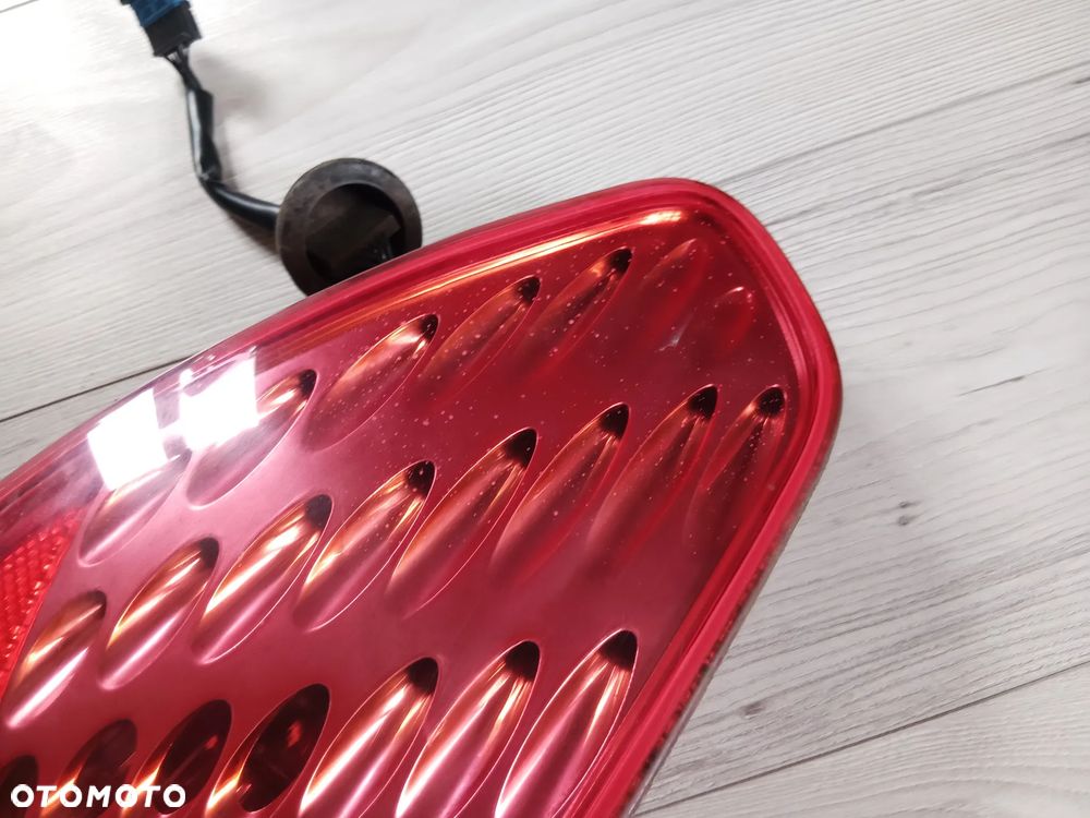 PEUGEOT 307CC lampa tył tylna prawa w błotnik - 2