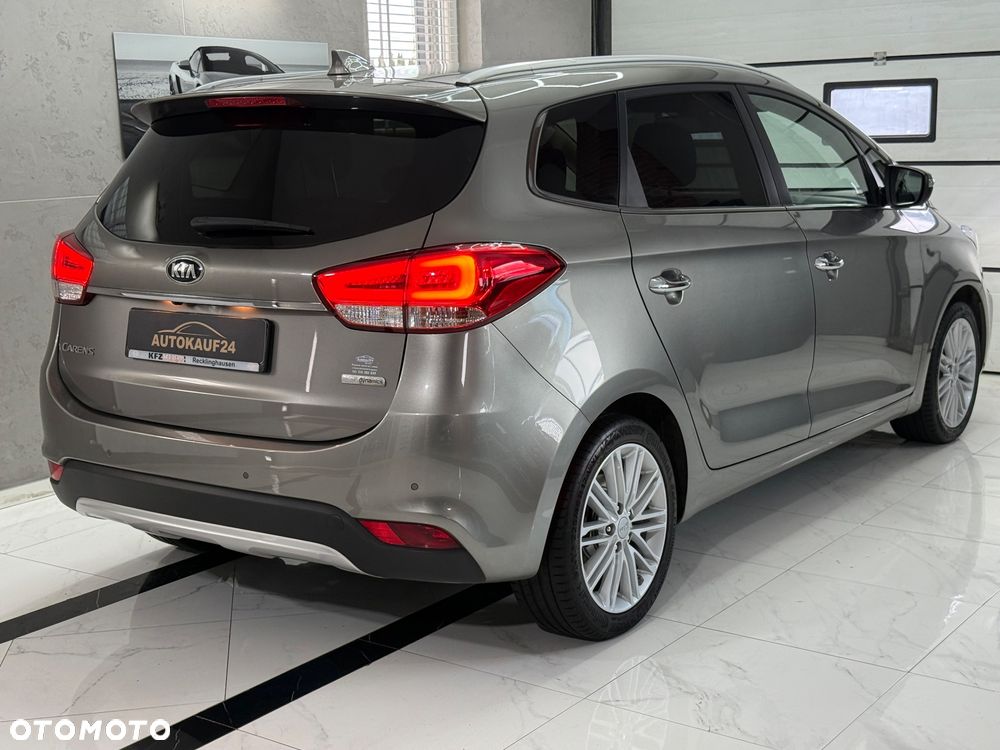 Kia Carens 1.6 GDI Dream-Team Edition - 10