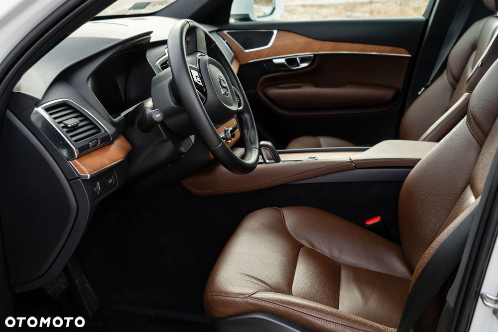 Volvo XC 90 B5 D AWD Momentum - 6