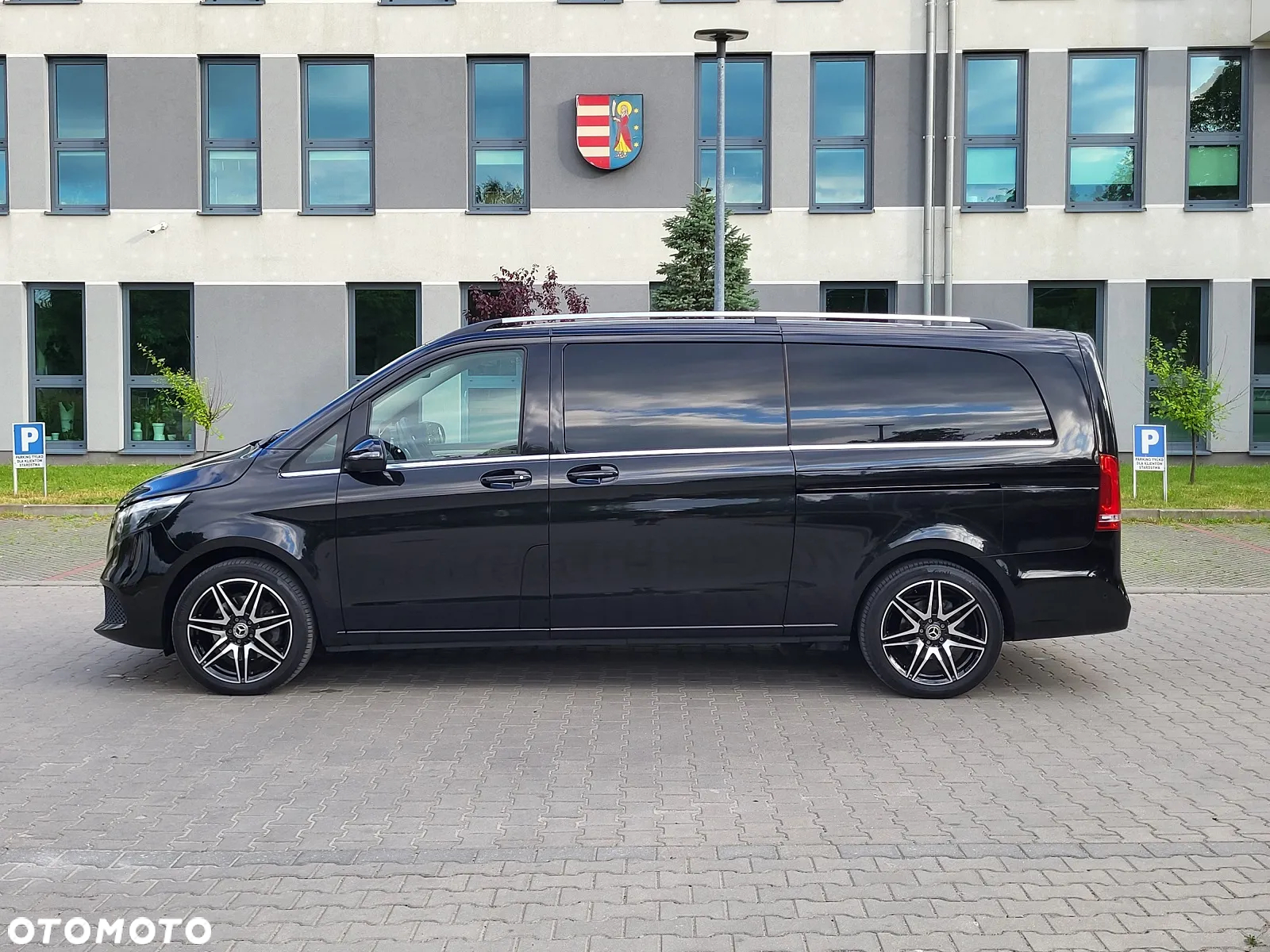 Mercedes-Benz Klasa V 300 d 4-Matic Exclusive 9G-Tronic (d³ugi) - 3