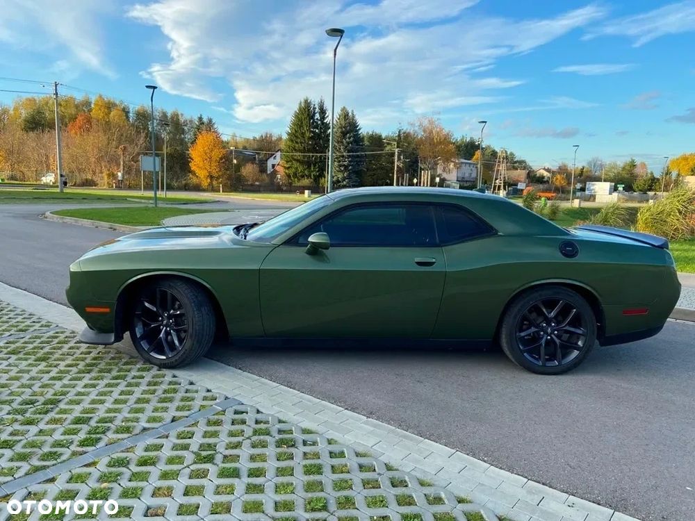 Dodge Challenger - 9