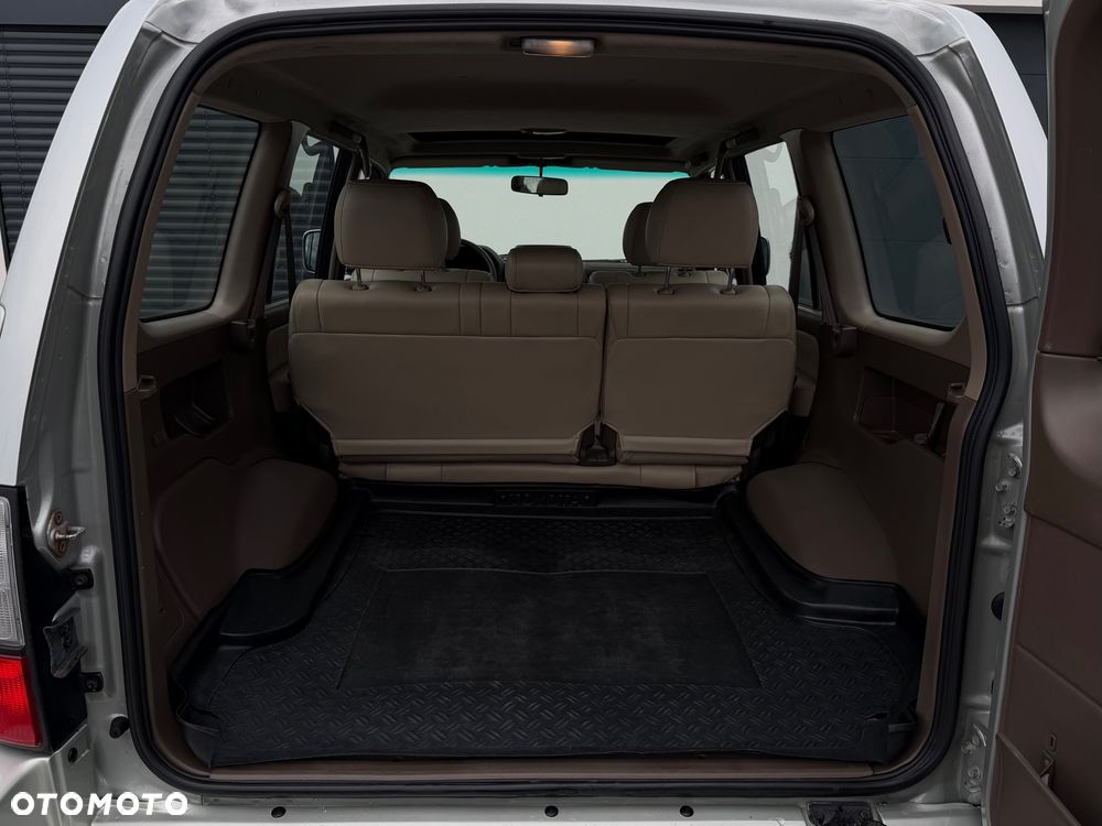 Toyota Land Cruiser - 37