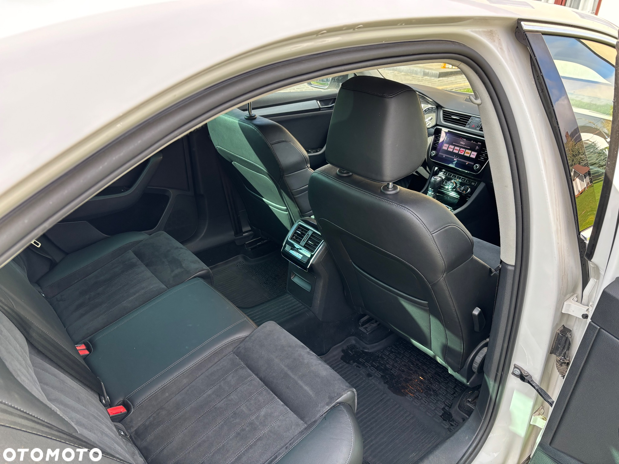 Skoda Superb 2.0 TDI Sportline DSG - 5