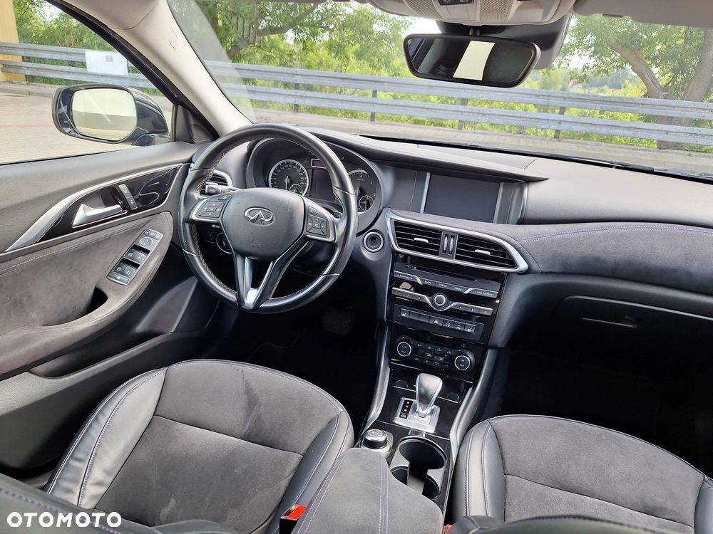 Infiniti Q30 2.2d DCT AWD Premium - 17
