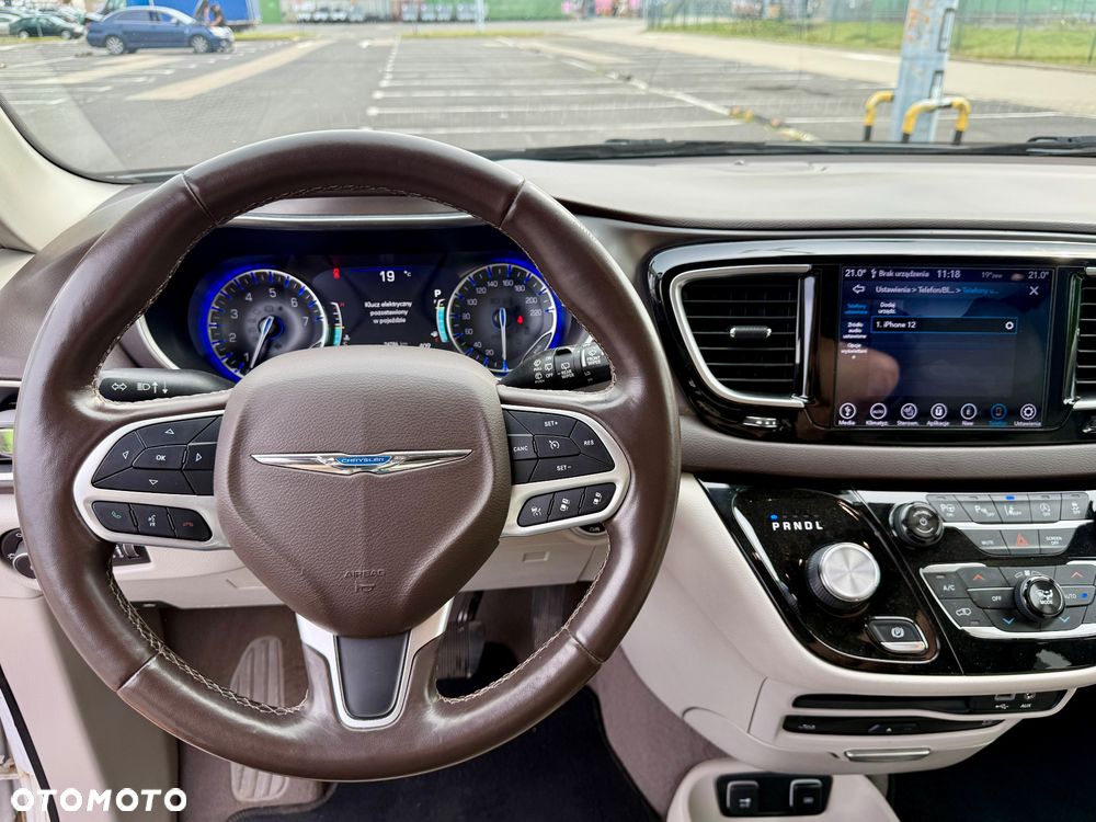 Chrysler Pacifica - 8