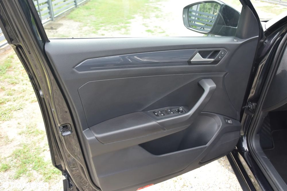 Volkswagen T-Roc 1.5 TSI ACT Premium - 13