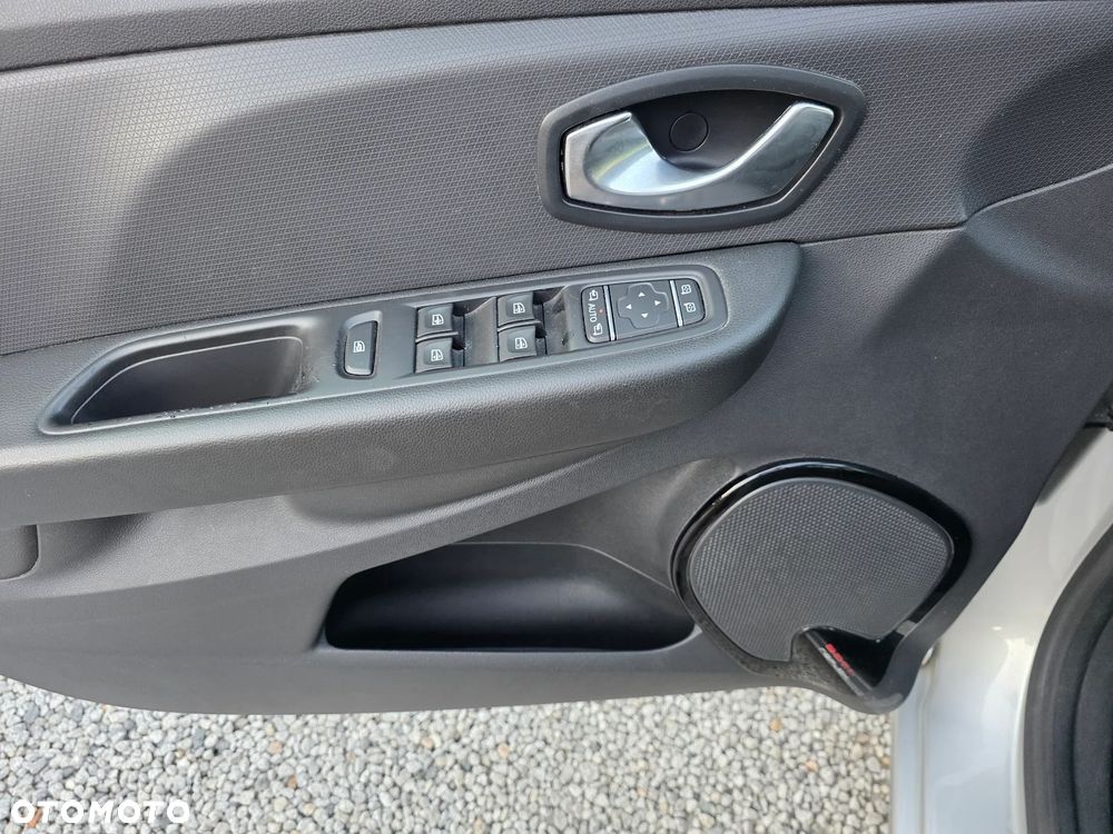 Renault Clio dCi 90 Limited - 11