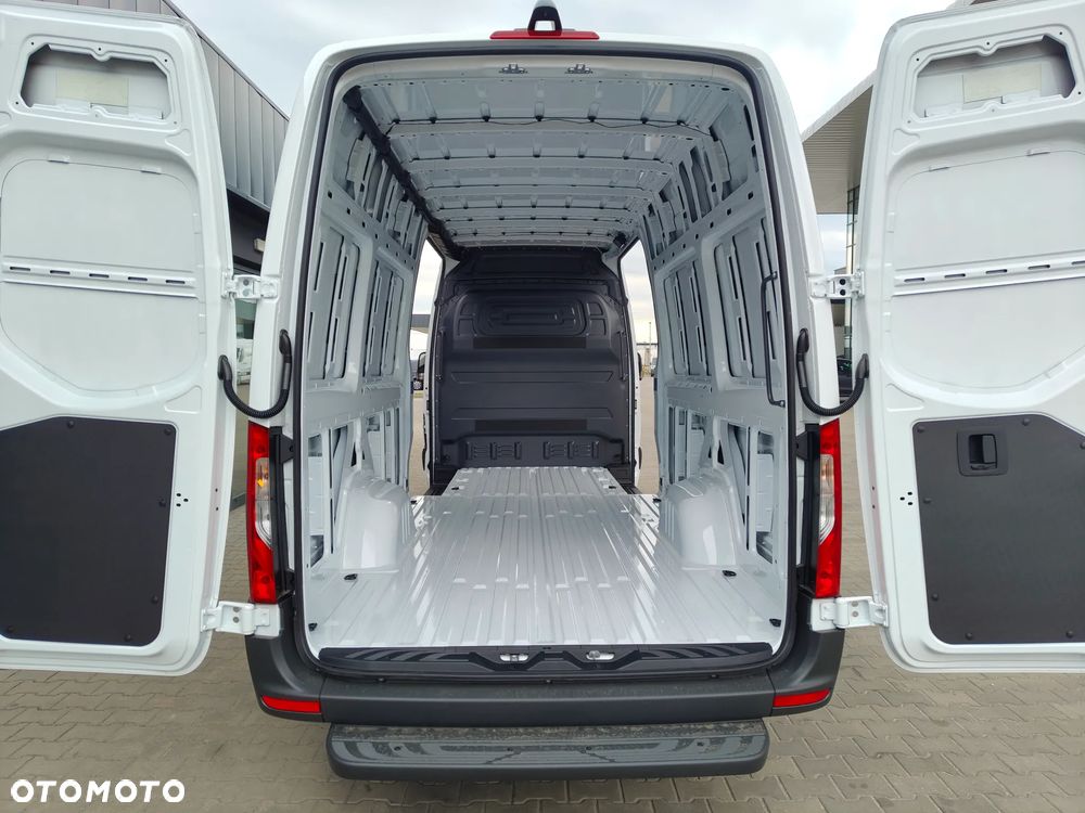Mercedes-Benz Sprinter - 9