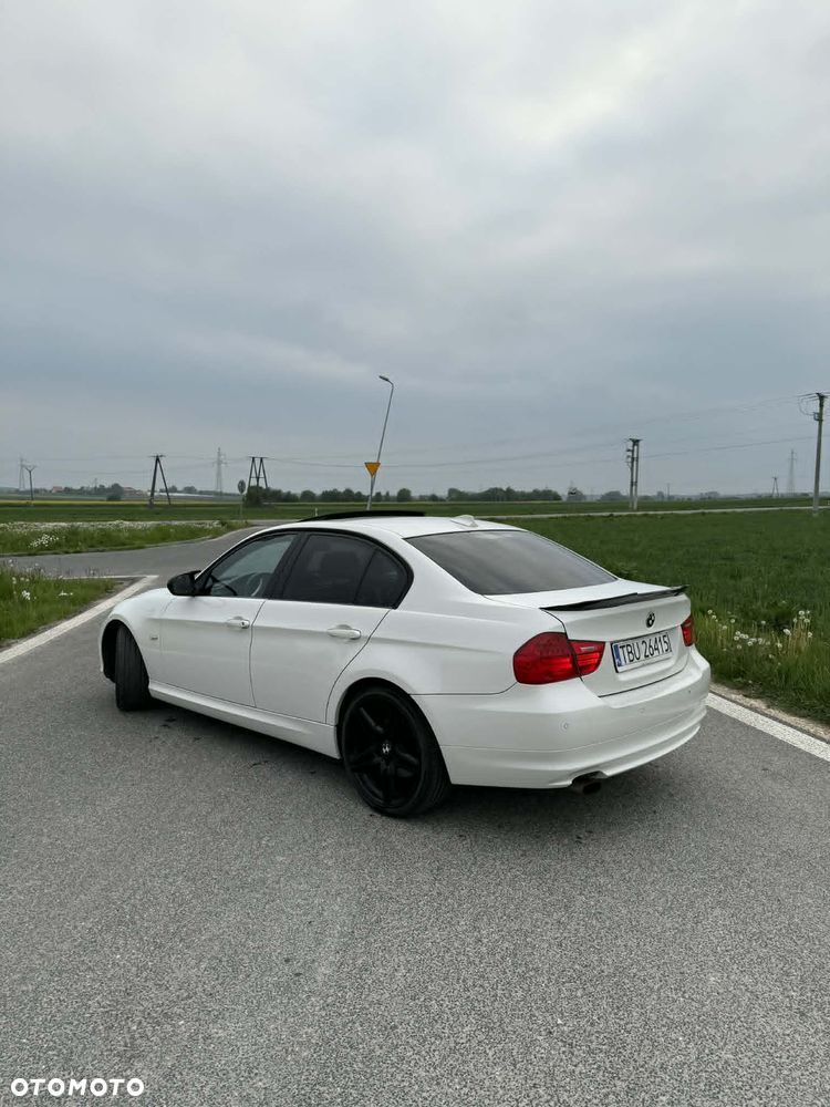 BMW Seria 3 318i - 8