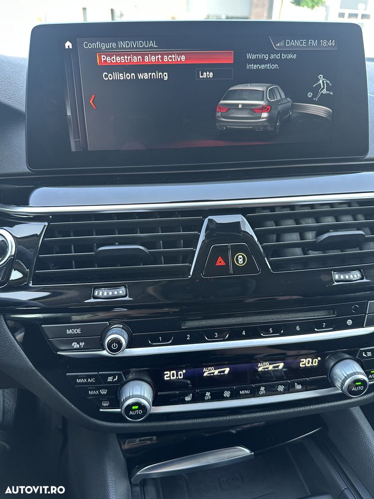 BMW Seria 5 530i xDrive Touring Aut. Sport Line - 33