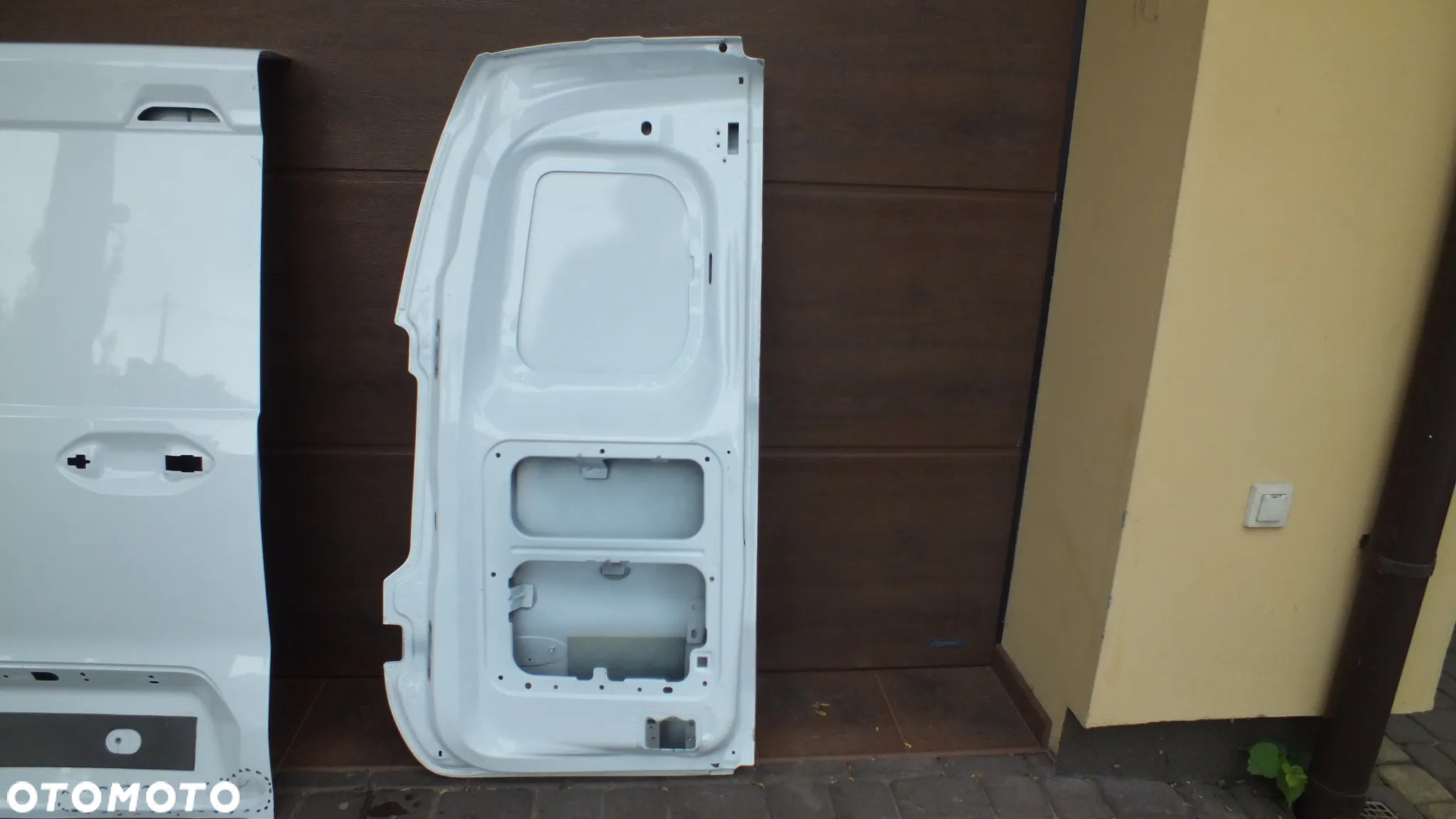 Drzwi tylne skrzydłowe lewe prawe Ford Courier MK 3 - 10