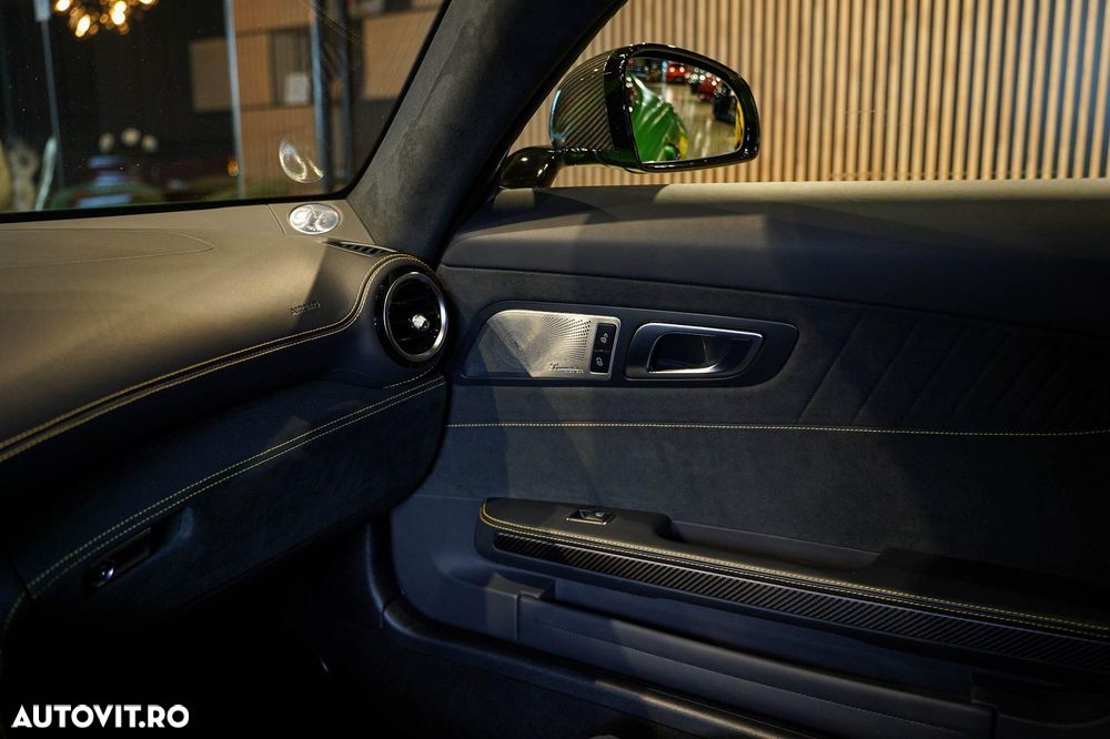 Mercedes-Benz AMG GT R - 26