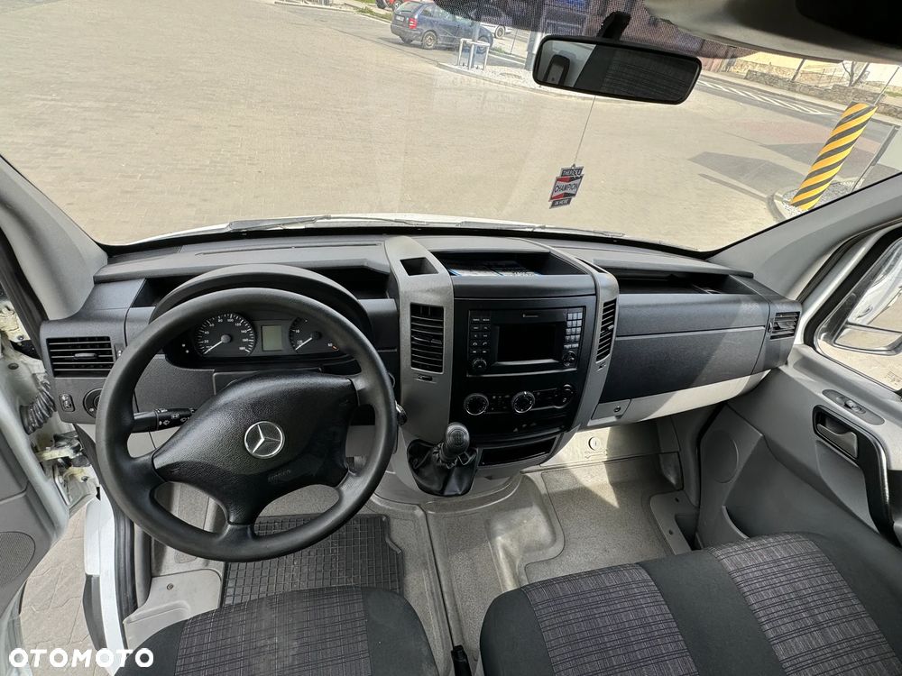 Mercedes-Benz SPRINTER - 13