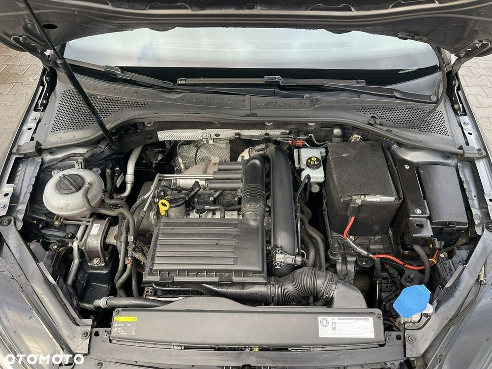 Volkswagen Golf 1.4 TSI BMT Comfortline - 11