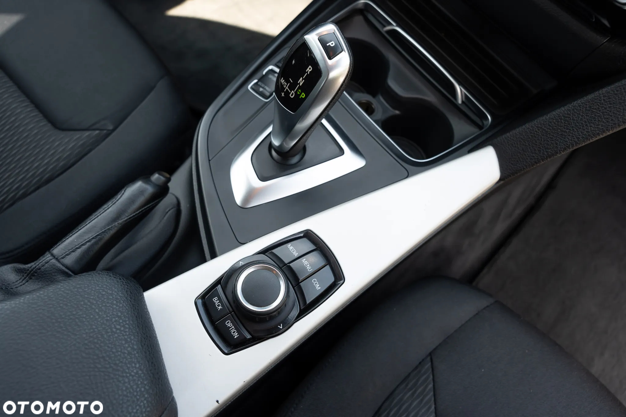 BMW Seria 3 318d M Sport - 26