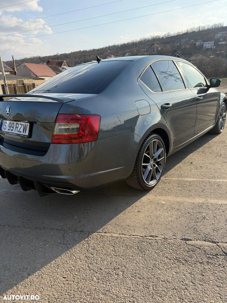 Skoda Octavia 2.0 TDI DSG RS - 7