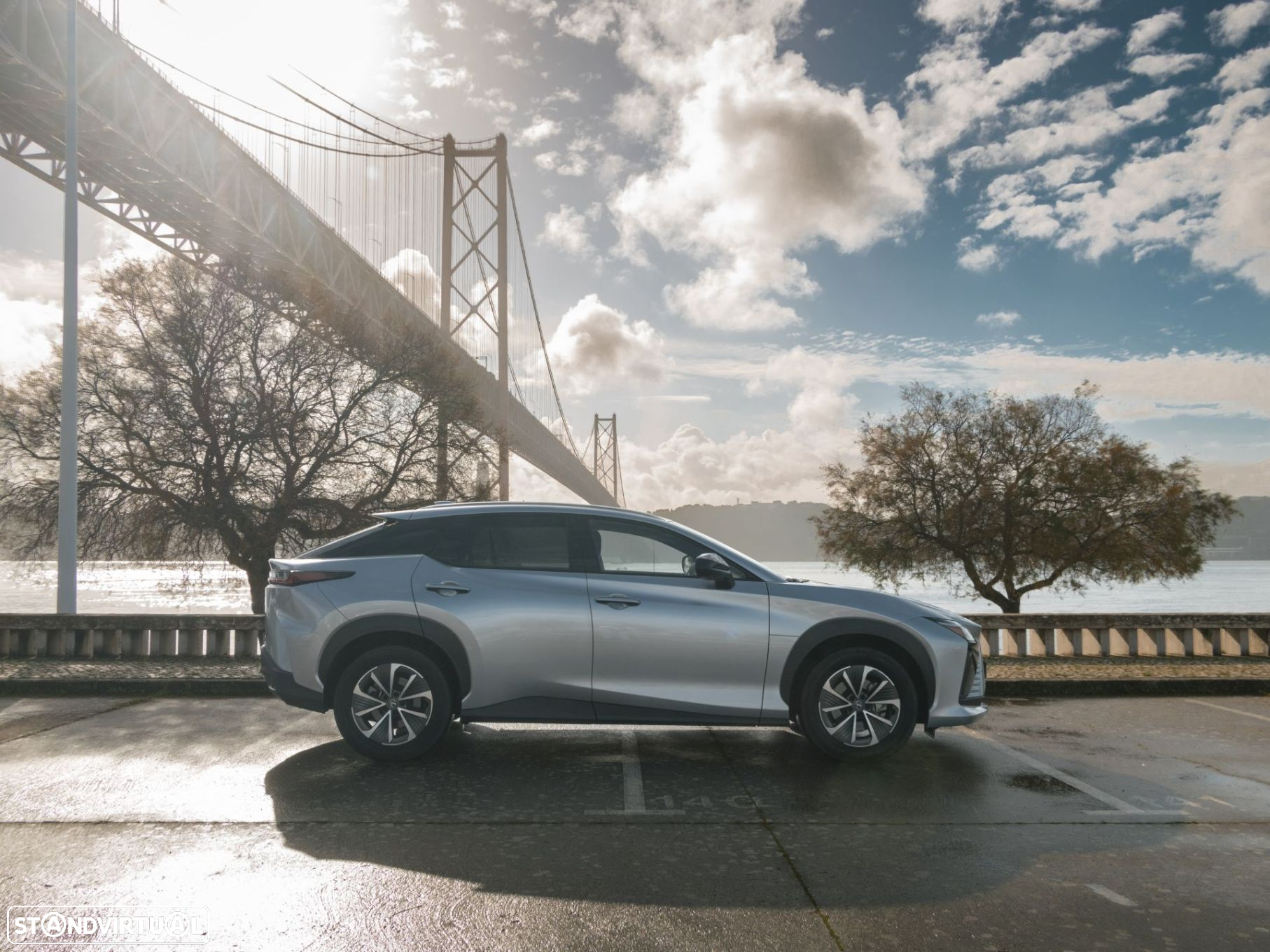 Lexus RZ 450e Executive Plus - 4