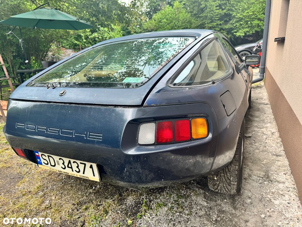 Porsche 928 - 4