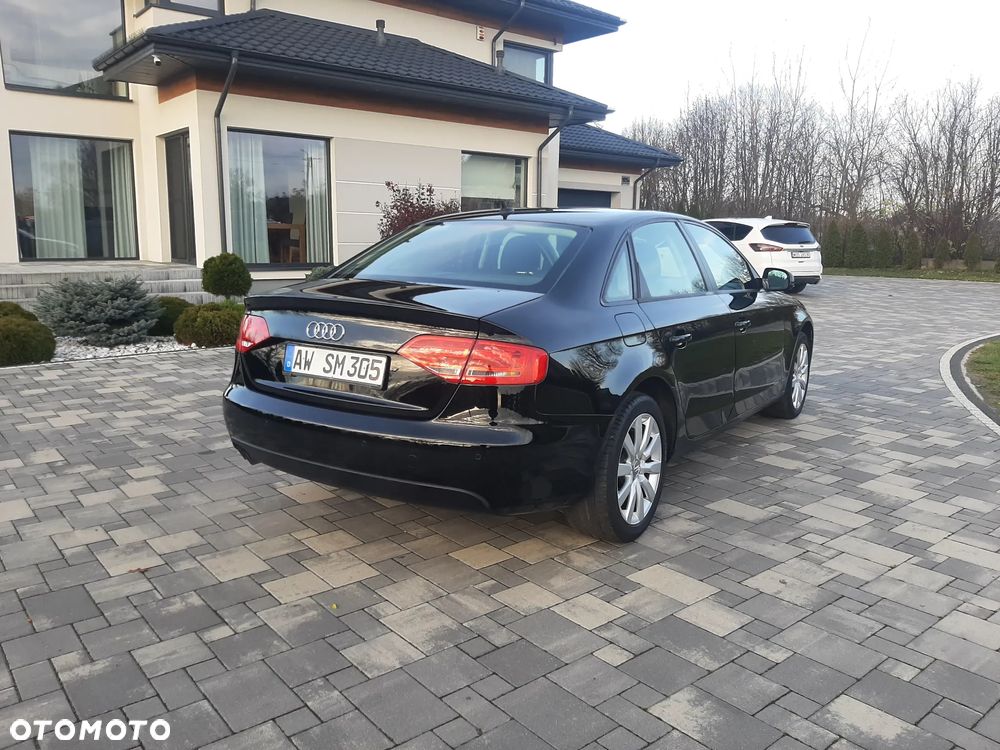 Audi A4 Limousine - 11