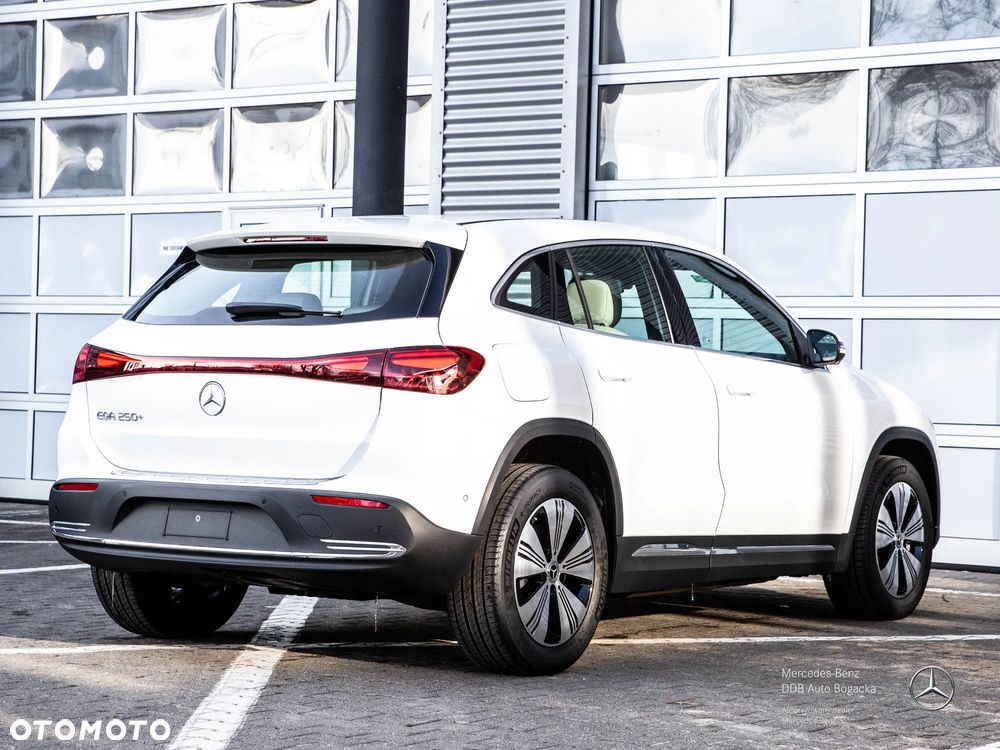 Mercedes-Benz EQA 250+ 70.5kWh Progressive - 5
