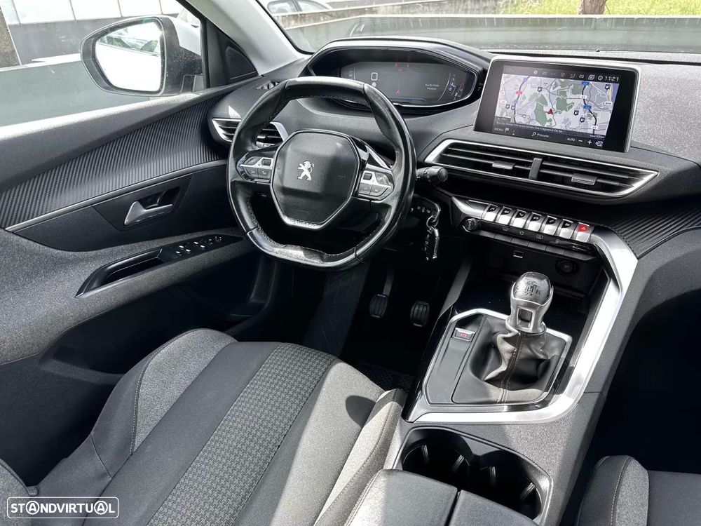 Peugeot 5008 1.2 PureTech Allure Pack - 29