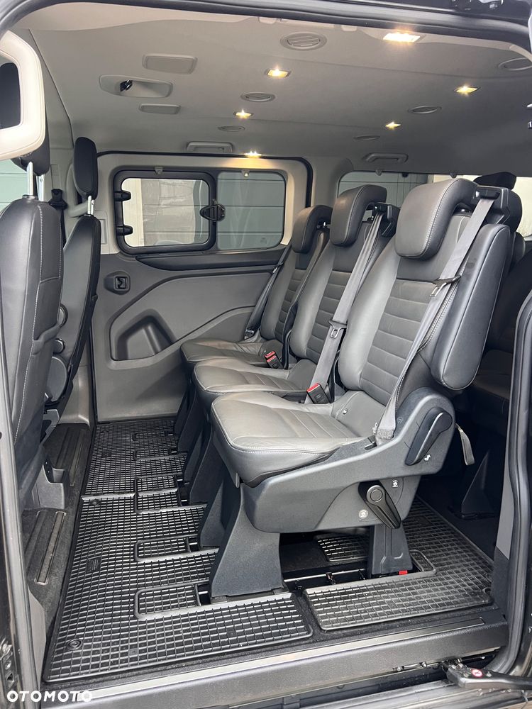 Ford Tourneo Custom 2.0 EcoBlue L2 Titanium - 11