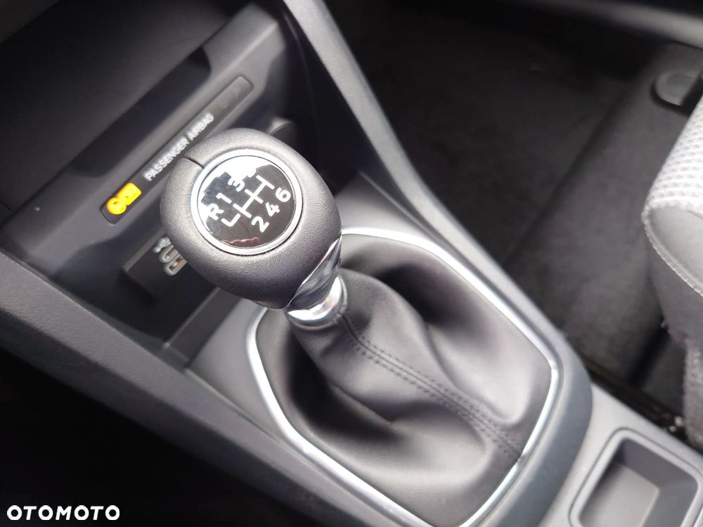 Ford Transit Courier - 14