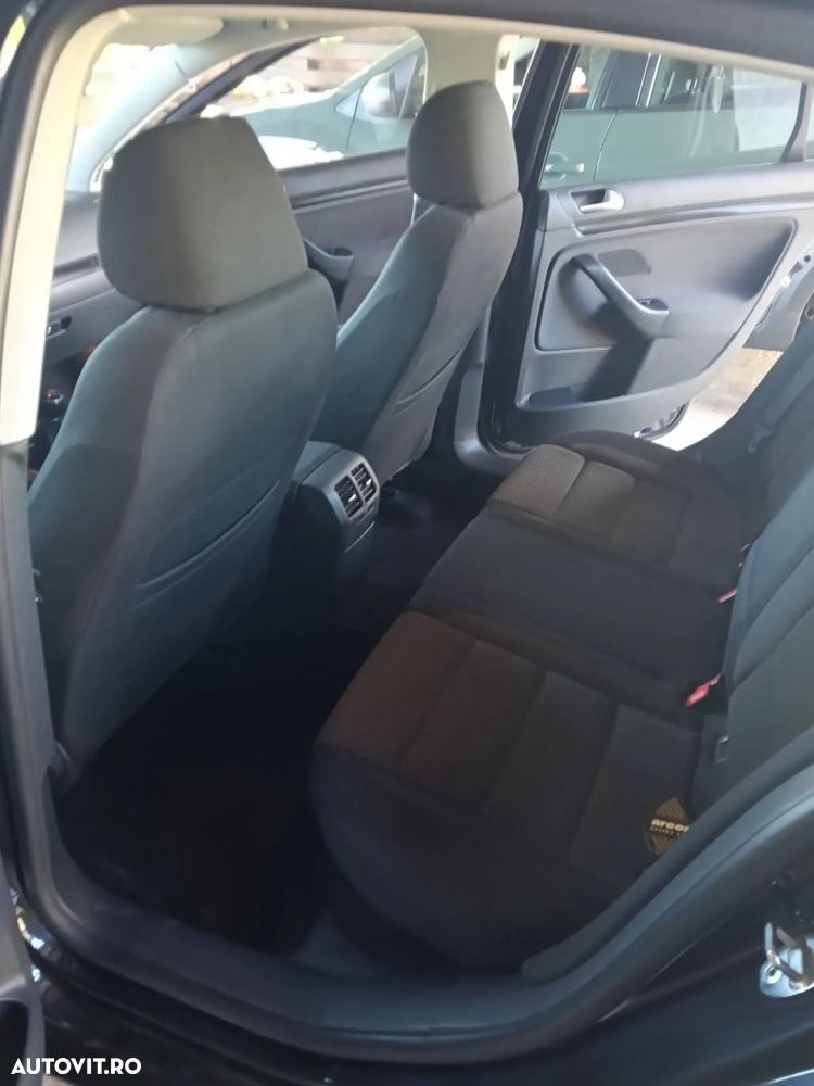 Volkswagen Jetta 1.6 TDI Comfortline - 13
