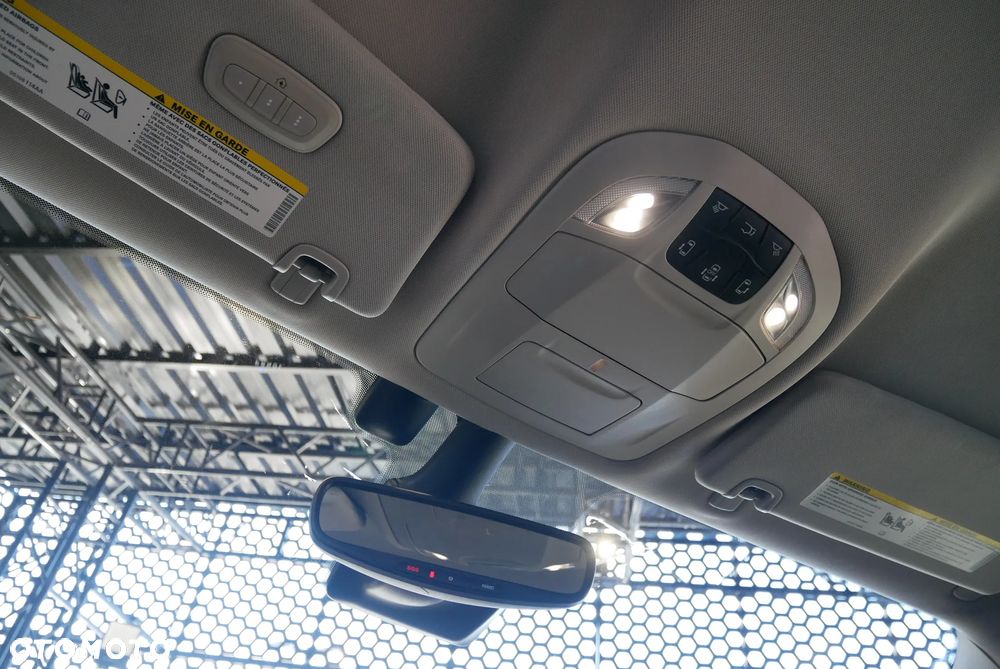 Chrysler Pacifica - 23