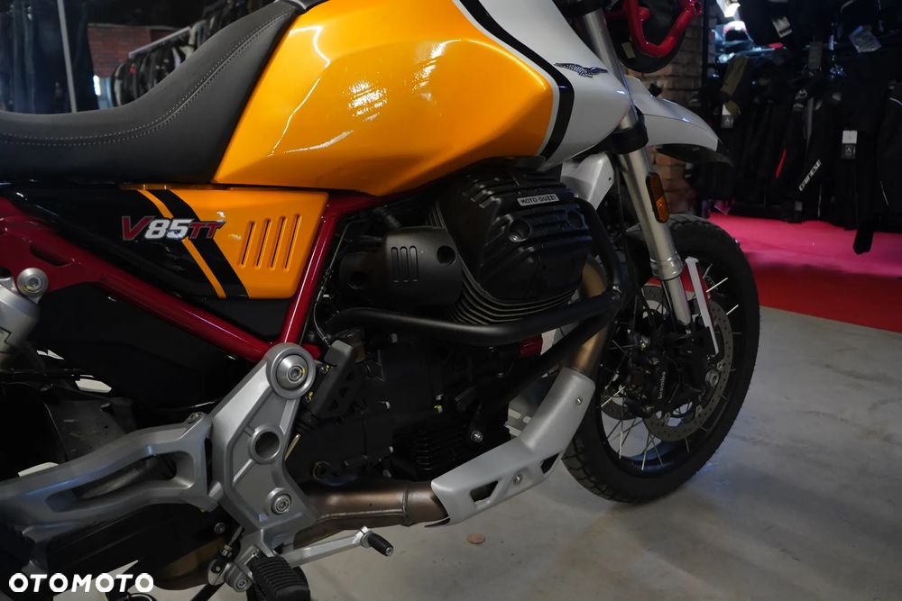 Moto Guzzi V85 - 6