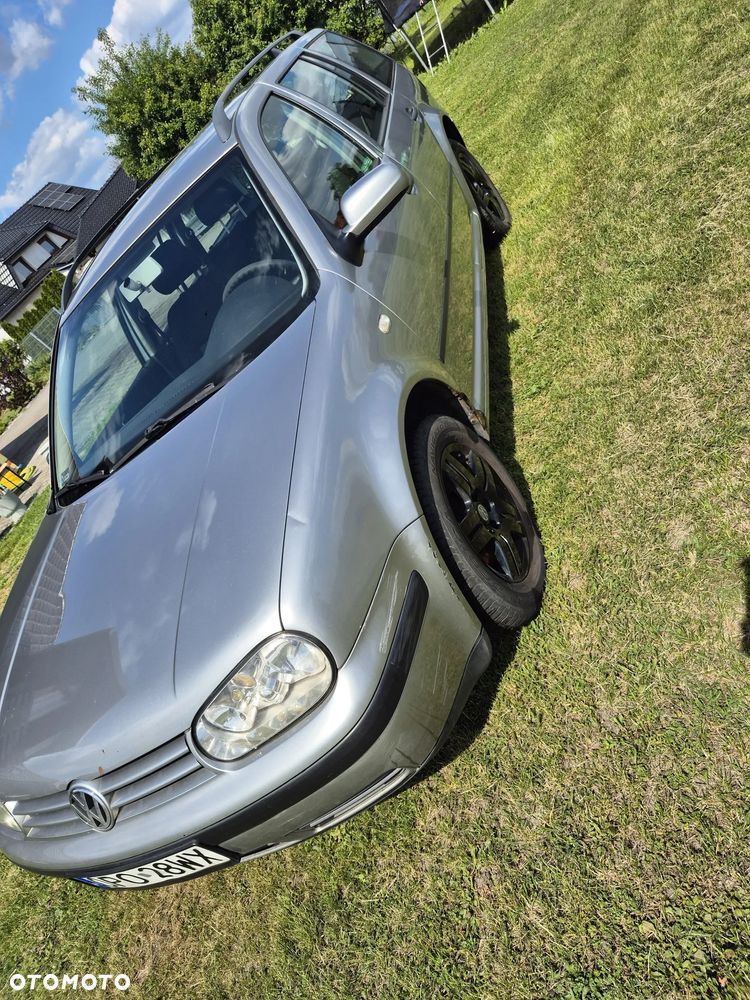 Volkswagen Golf - 1
