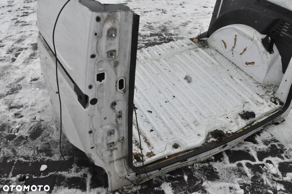 MERCEDES CITAN W415 PAS BŁOTNIK CAŁY TYŁ DUPA - 4